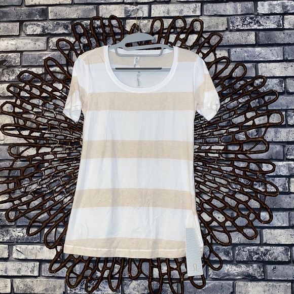 NWT lululemon striped Every Yogi Tee Size 6 - Picture 1 of 5